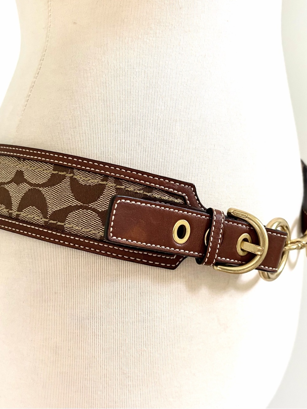 Coach Canvas Signature Belt in Brown with Gold Hardware.